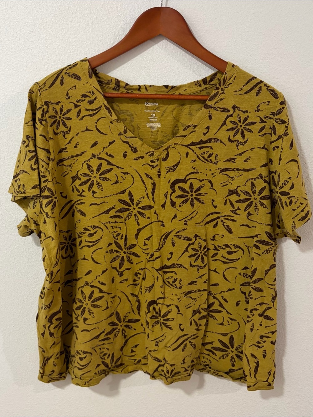 Sonoma Plus Size V-Neck Floral Print Top in Mustard